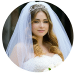 Oi, sou a Sibelle. Publico todas as Quartas e Sextas neste blog para ajudar noivos cristãos a planejar e viver uma lua de mel prazerosa, e construir um casamento abençoado.